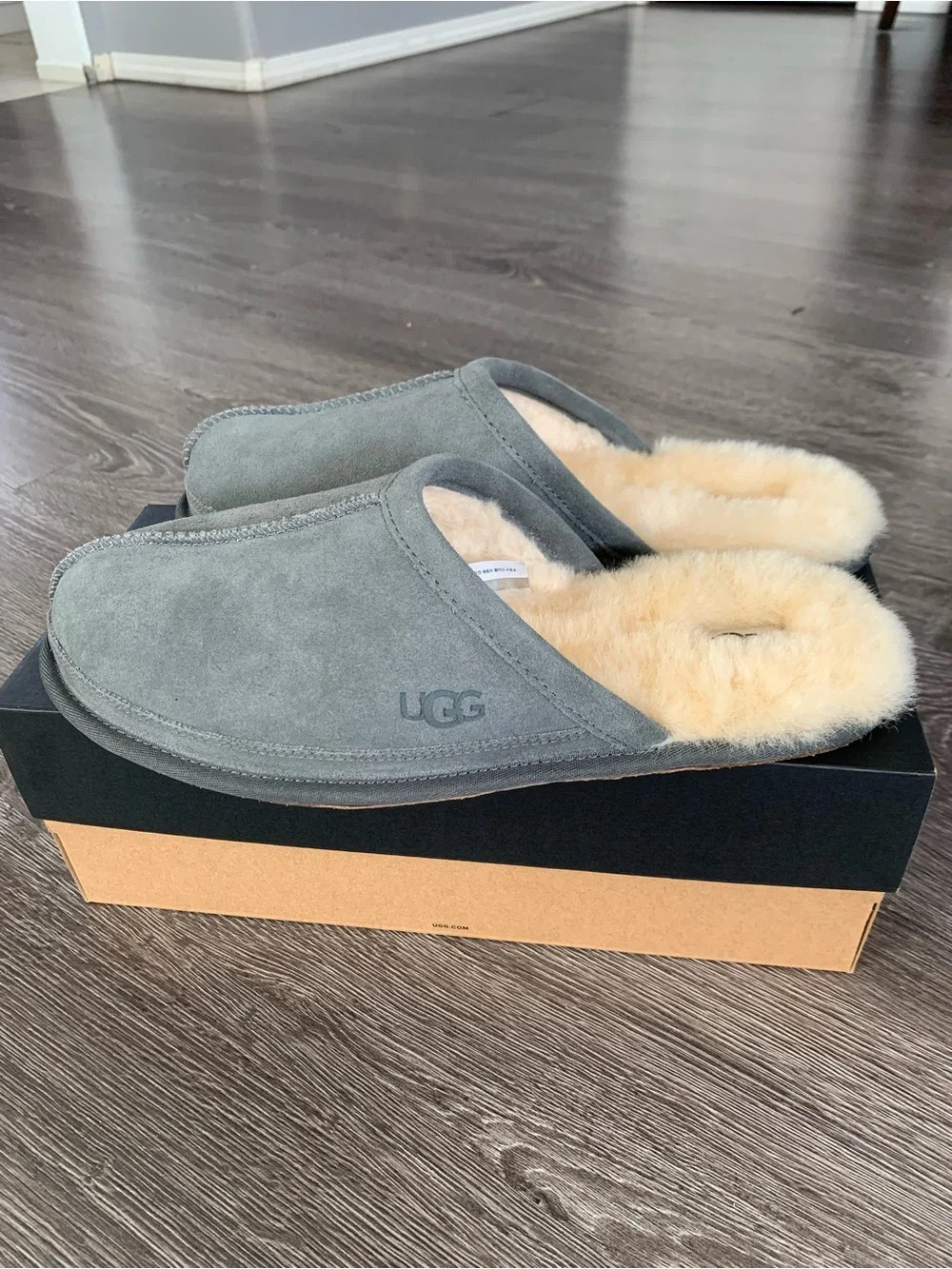 UGG Men's vanwyn Suede Shearling-Lined Slipper